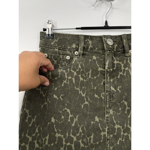 American Eagle Outfitters Womens Hi Rise Mini Skirt Olive Leopard‎ Print Size 0 - Picture 2 of 7